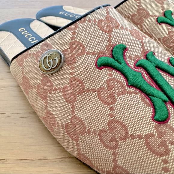 GUCCI Men's LA Angels Edition Flamel Patch GG Canvas Flat Mules - Picture 5 of 15